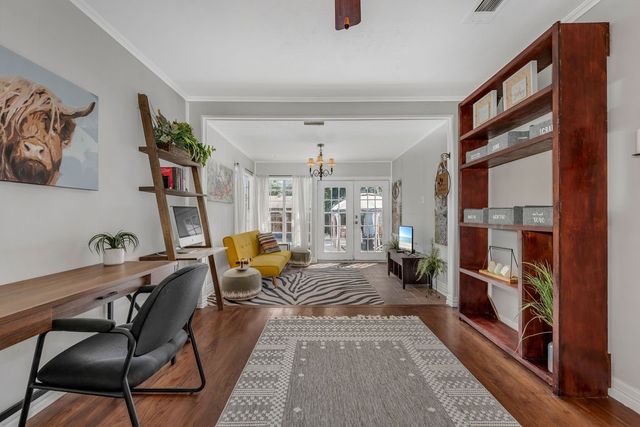 2240 Lawndale Drive, Dallas, TX 75211