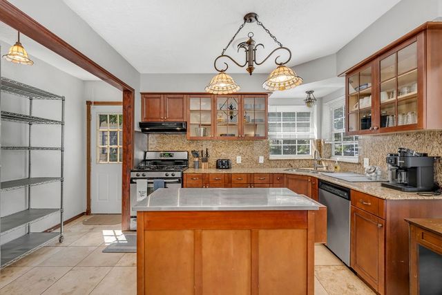 2240 Lawndale Drive, Dallas, TX 75211