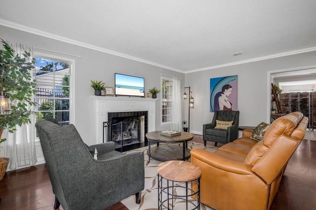 2240 Lawndale Drive, Dallas, TX 75211