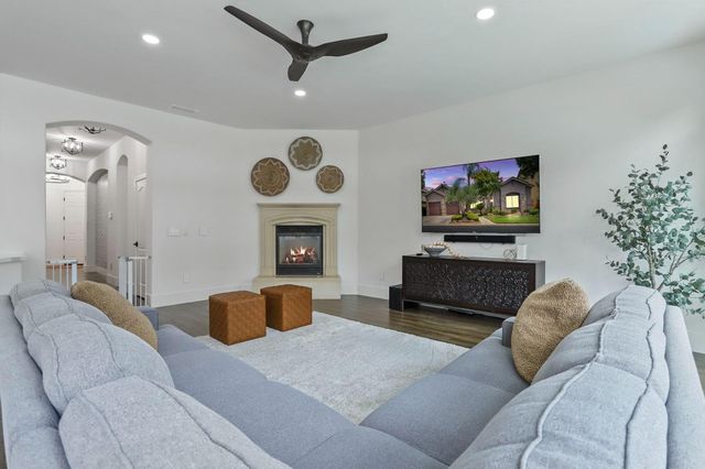 10928 St Moritz Cir, Stockton, CA 95209