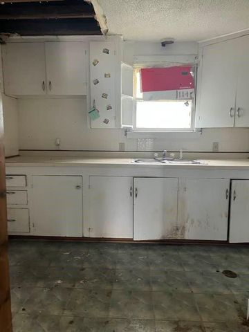 1702 N 30th Street, Kansas City, KS 66102