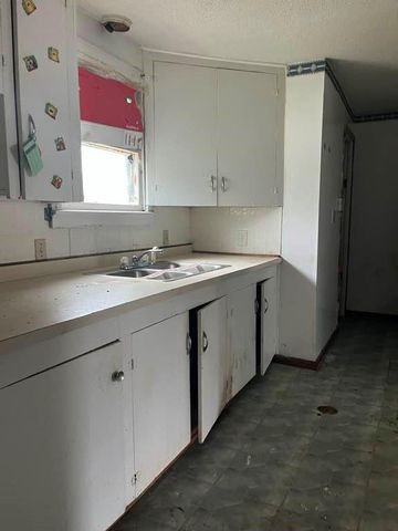 1702 N 30th Street, Kansas City, KS 66102
