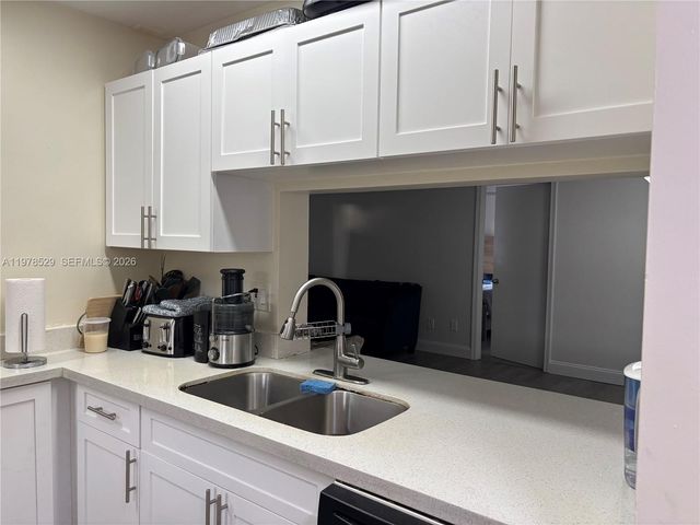 3615 NW 94th Avenue 8F, Sunrise, FL 33351