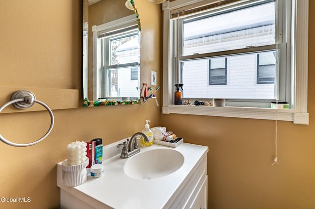 26 Daytona Avenue, Albany, NY 12203