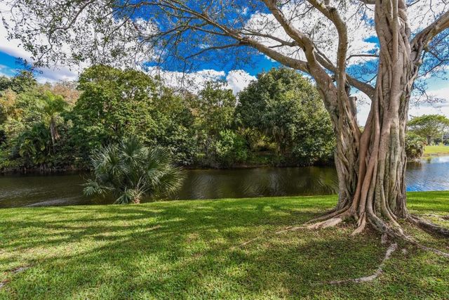 1022 Newport H 1022, Deerfield Beach, FL 33442