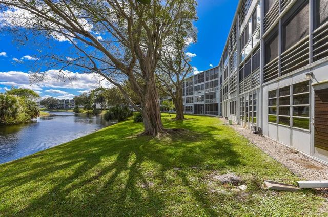 1022 Newport H 1022, Deerfield Beach, FL 33442