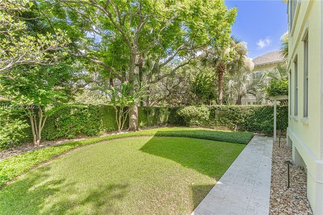 24 Ocean Pt N, Hilton Head Island, SC 29928