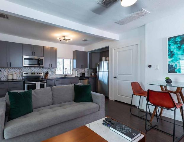 2300 Stanford Street G, Houston, TX 77006