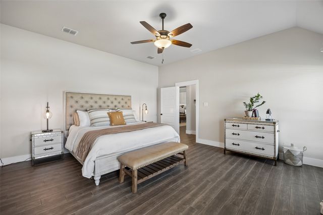 1402 Oliver Creek Lane, Justin, TX 76247