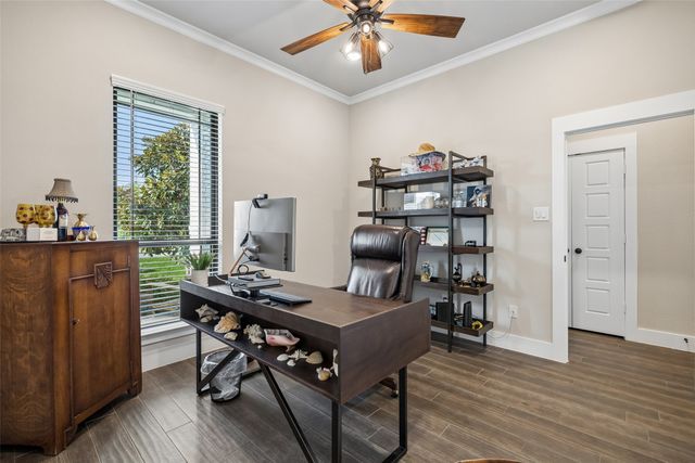 1402 Oliver Creek Lane, Justin, TX 76247