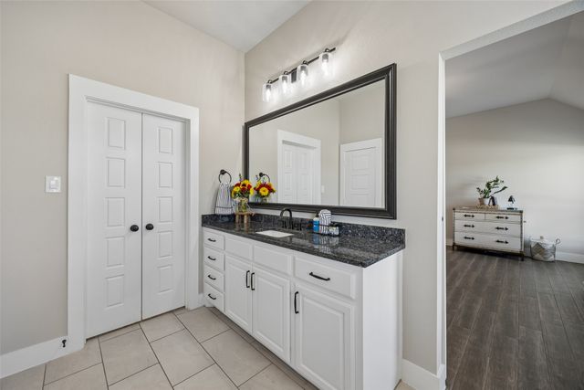 1402 Oliver Creek Lane, Justin, TX 76247