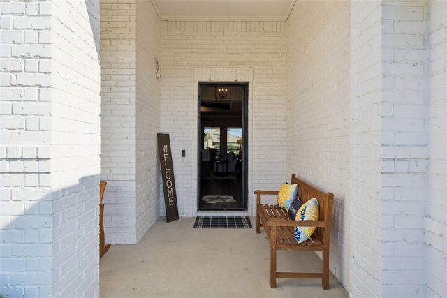 1402 Oliver Creek Lane, Justin, TX 76247