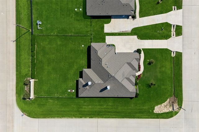 1402 Oliver Creek Lane, Justin, TX 76247