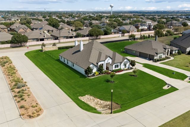 1402 Oliver Creek Lane, Justin, TX 76247