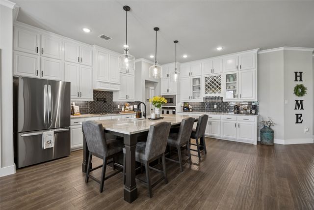 1402 Oliver Creek Lane, Justin, TX 76247