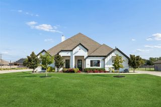1402 Oliver Creek Lane, Justin, TX 76247
