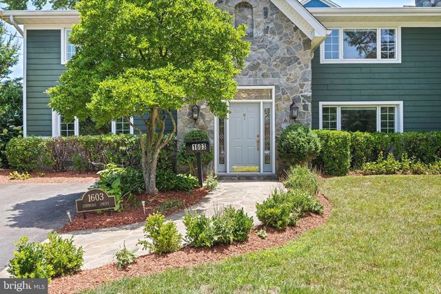 1603 SIMMONS DR, Mclean, VA 22101