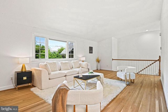 1603 SIMMONS DR, Mclean, VA 22101