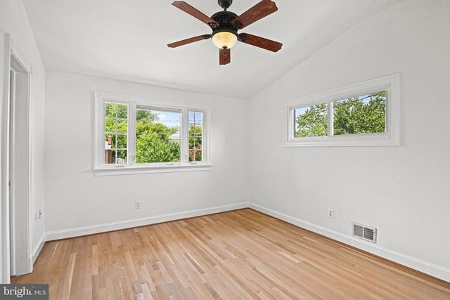 1603 SIMMONS DR, Mclean, VA 22101
