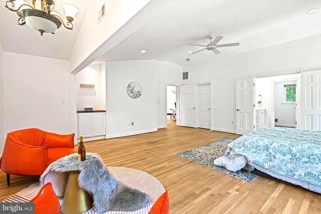 1603 SIMMONS DR, Mclean, VA 22101