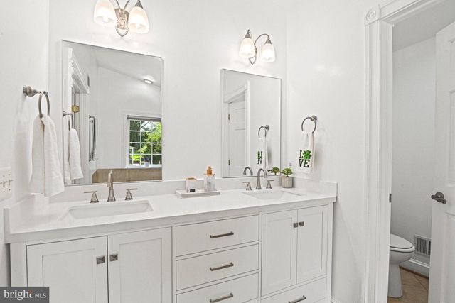 1603 SIMMONS DR, Mclean, VA 22101