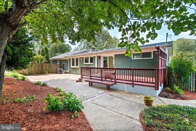 1603 SIMMONS DR, Mclean, VA 22101