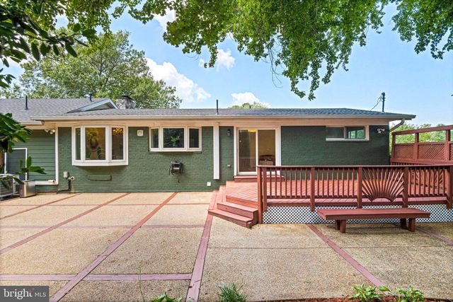 1603 SIMMONS DR, Mclean, VA 22101