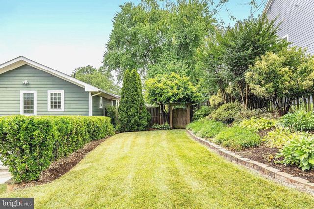 1603 SIMMONS DR, Mclean, VA 22101