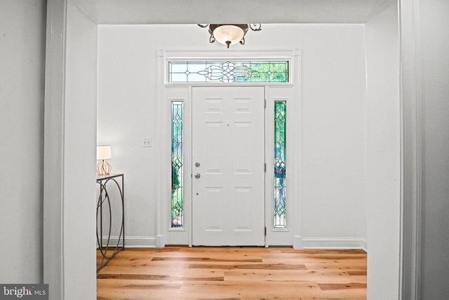 1603 SIMMONS DR, Mclean, VA 22101