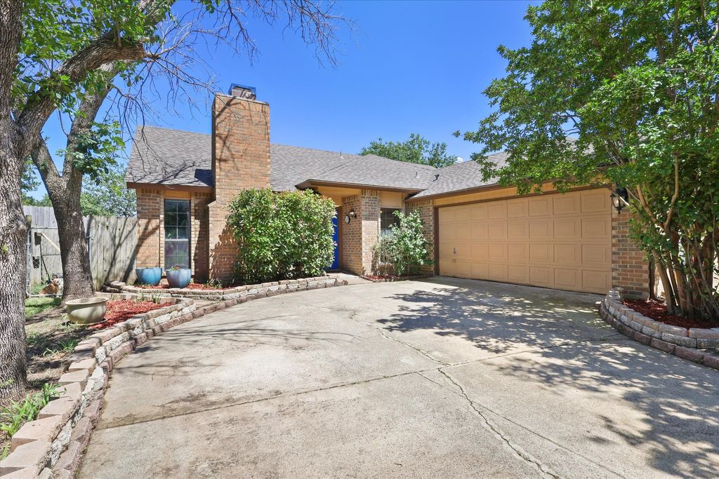 2204 Crestmeadow Street, Denton, TX 76207