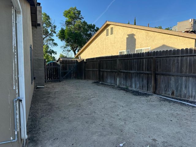 1532 Carlisle Ave, Modesto, CA 95356