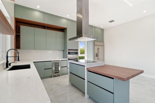 862 Cardinal Ln, Key Largo, FL 33037