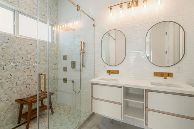 862 Cardinal Ln, Key Largo, FL 33037