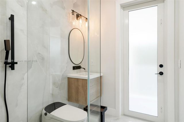 862 Cardinal Ln, Key Largo, FL 33037