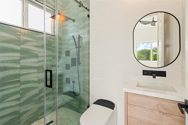 862 Cardinal Ln, Key Largo, FL 33037