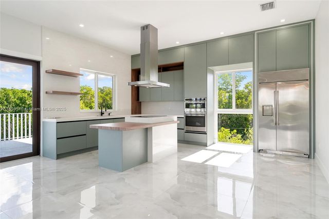 862 Cardinal Ln, Key Largo, FL 33037