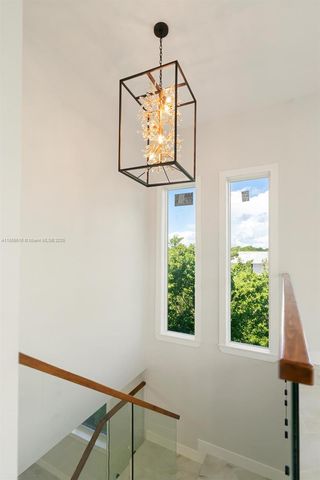 862 Cardinal Ln, Key Largo, FL 33037