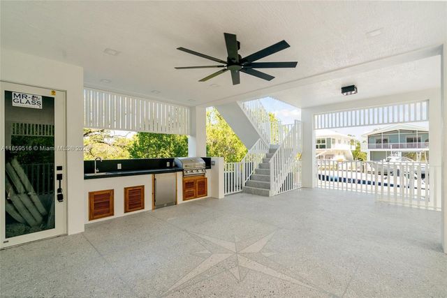 862 Cardinal Ln, Key Largo, FL 33037