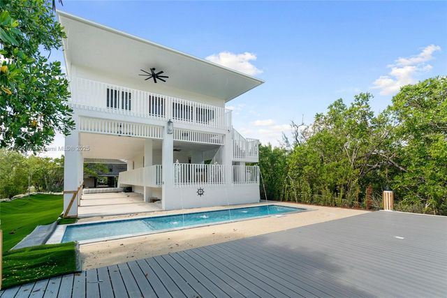 862 Cardinal Ln, Key Largo, FL 33037