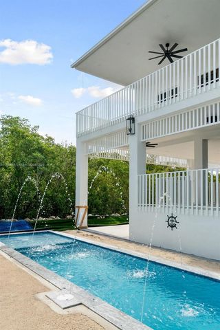 862 Cardinal Ln, Key Largo, FL 33037