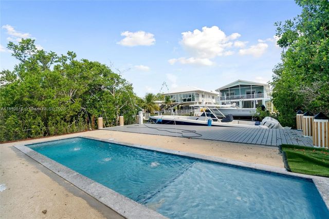 862 Cardinal Ln, Key Largo, FL 33037