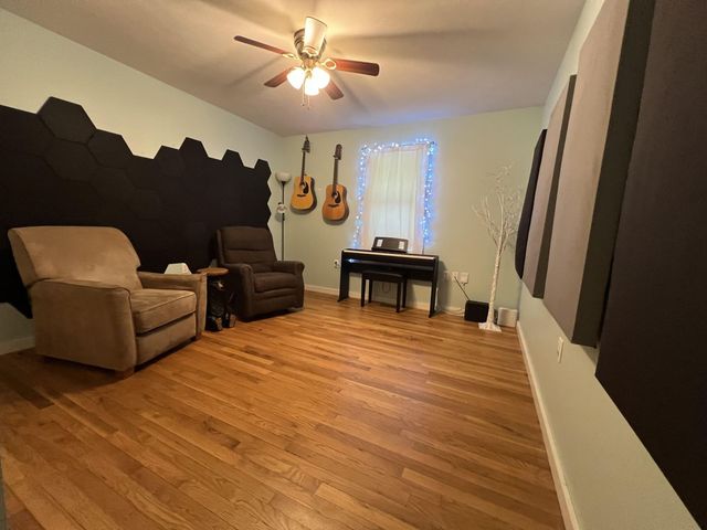 7501 E Plunders Creek Rd, Dickson, TN 37055