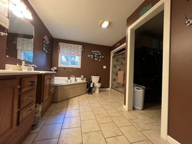 7501 E Plunders Creek Rd, Dickson, TN 37055