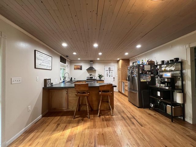 7501 E Plunders Creek Rd, Dickson, TN 37055