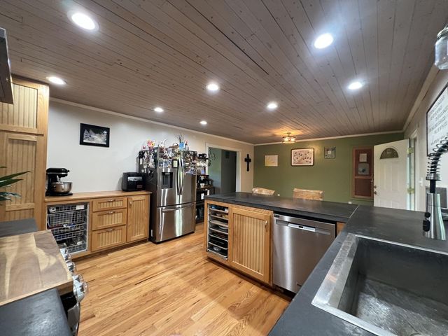7501 E Plunders Creek Rd, Dickson, TN 37055