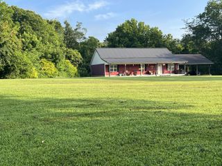 7501 E Plunders Creek Rd, Dickson, TN 37055