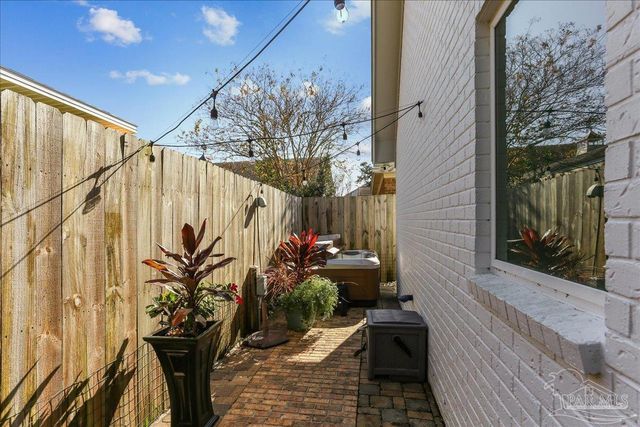 3377 Chantarene Dr, Pensacola, FL 32507