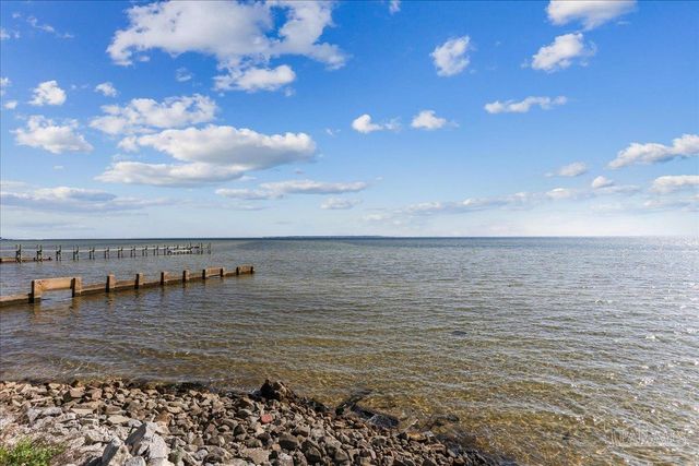 3377 Chantarene Dr, Pensacola, FL 32507