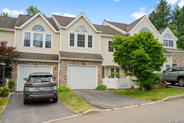27 Spruce Ridge Drive, Fishkill, NY 12524