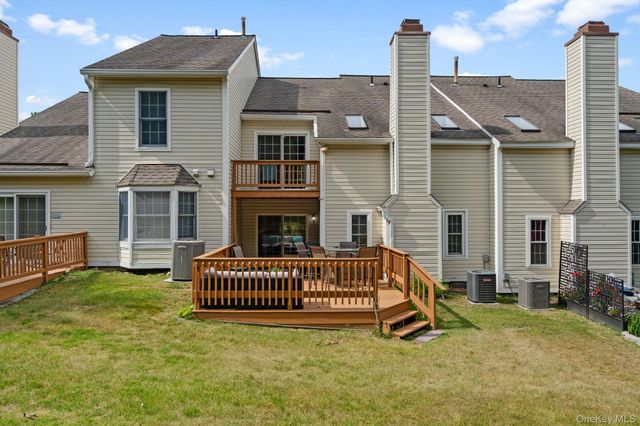 27 Spruce Ridge Drive, Fishkill, NY 12524